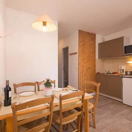 Sleeps 4 *